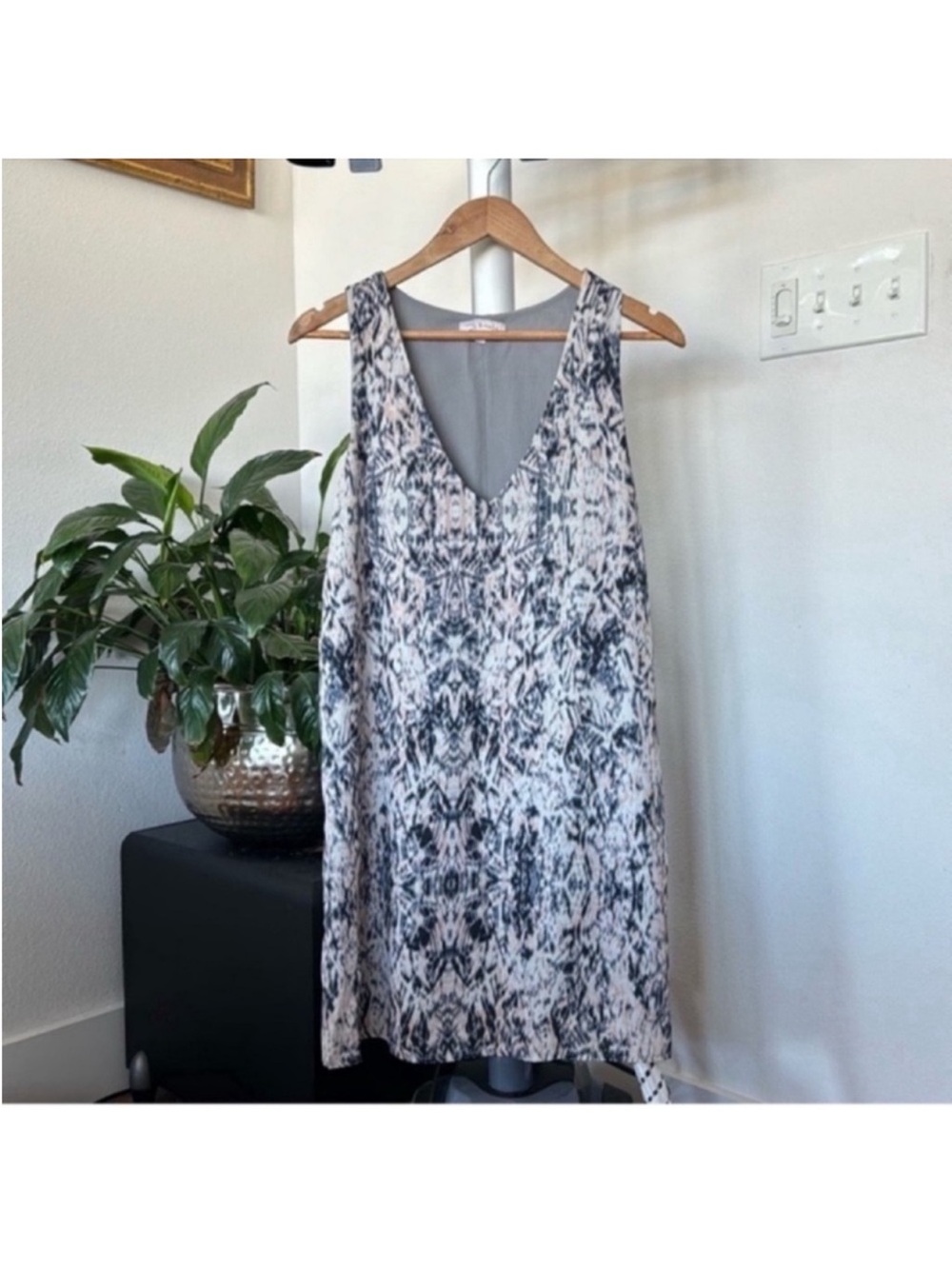 Mary & Mabel Sleeveless V Neck Shift Dress Sz L Lined gray navy
